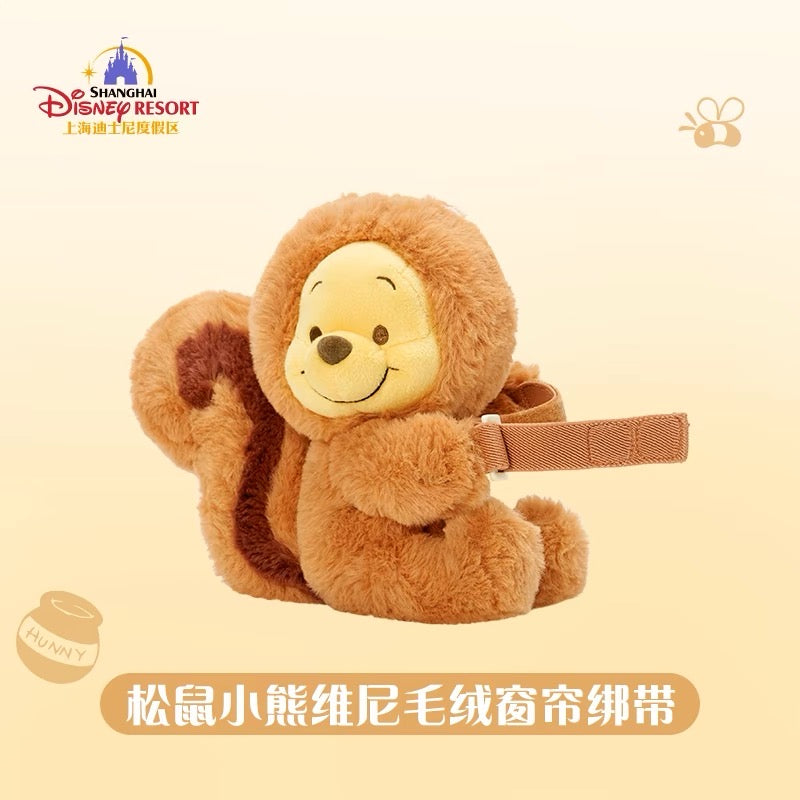 SHDL - Winnie the Pooh curtain holder plush