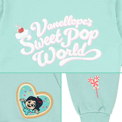 Light blue parka with a small design on the chest pocket. Vanellope in a small heart. Shop at LEALEA MART.