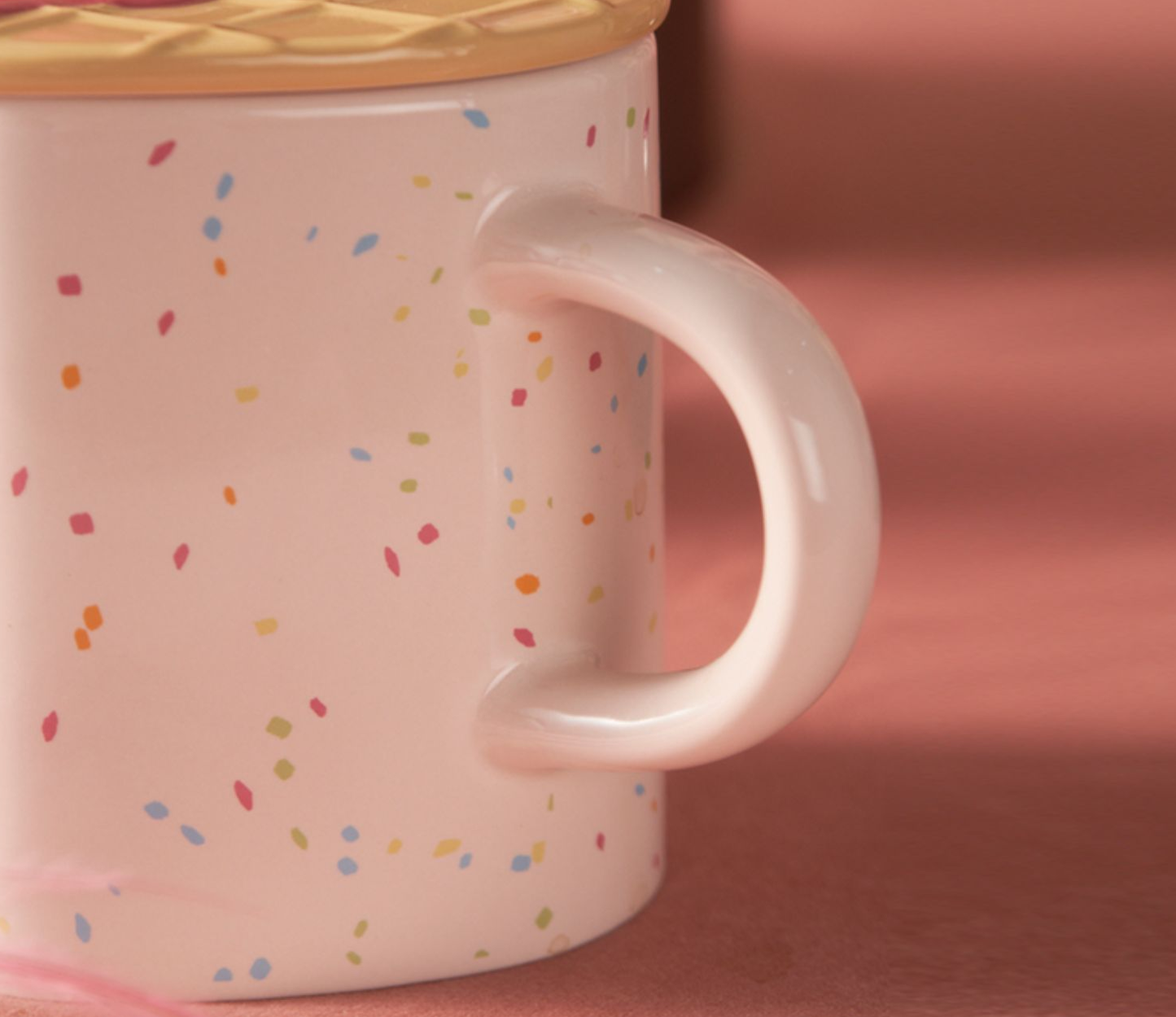 China Starbucks - 355ml Heart Mug with Lid