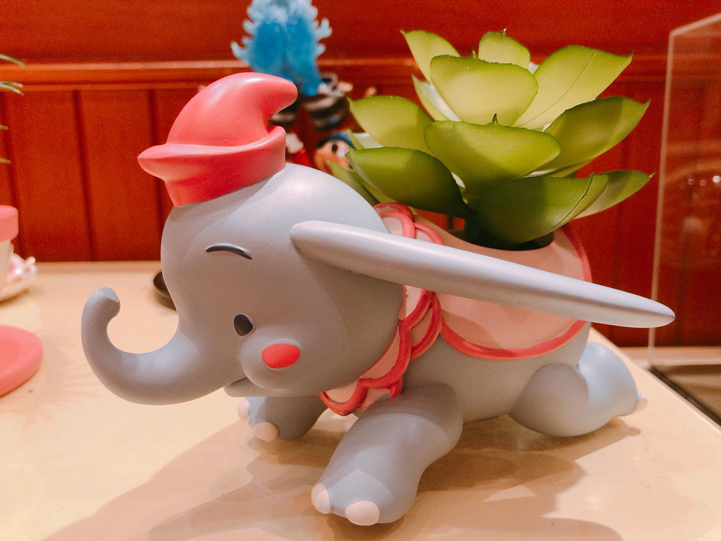 HKDL - Dumbo Artificial plants