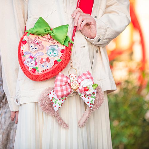 TDR - Heartfelt Strawberry Gift Collection - Headband holder keychain