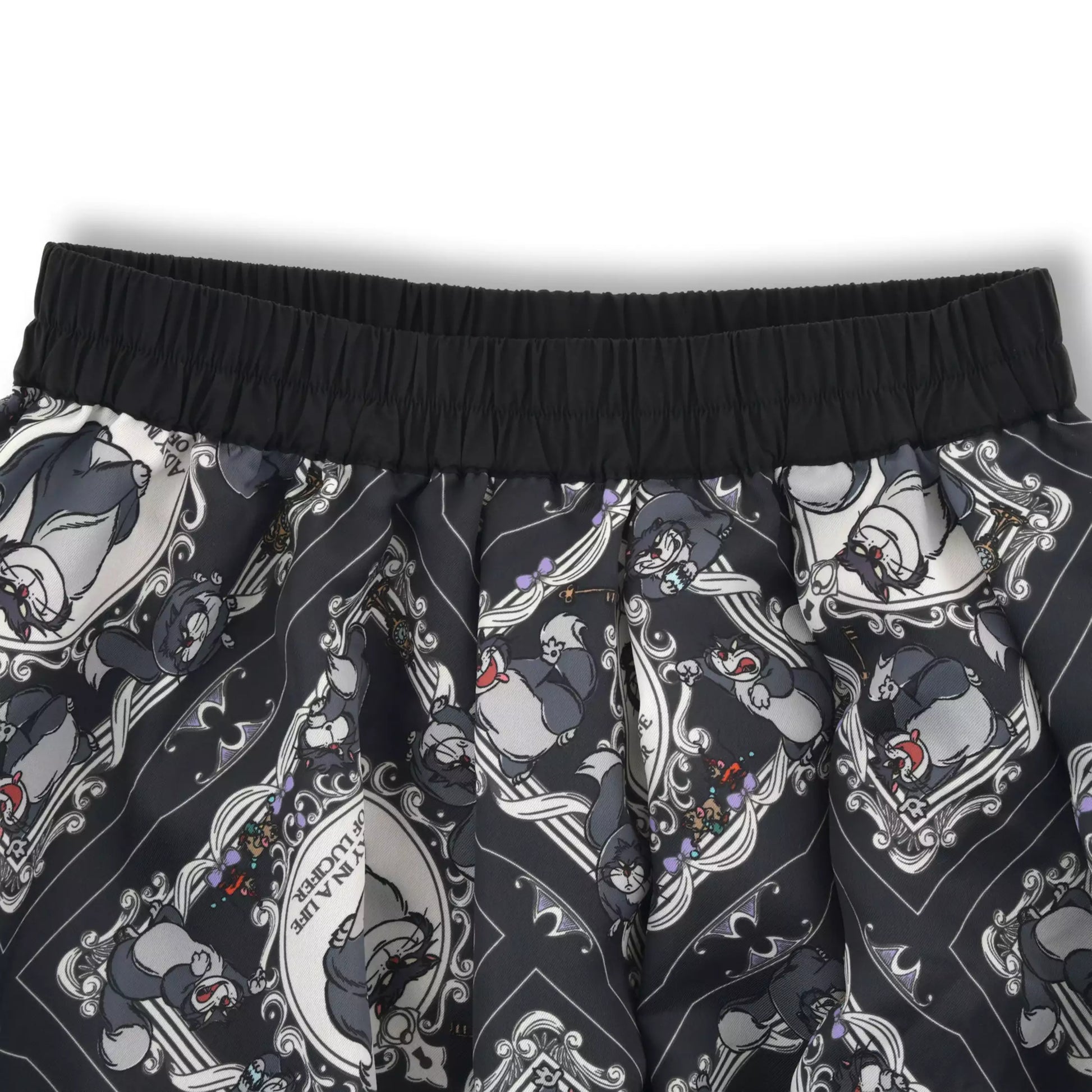 Skirt from the Disney Cat Day 2026 collection. Black polyester skirt featuring Lucifer in a sitting pose. Exclusive Japanese Disney merchandise celebrating February 22nd.