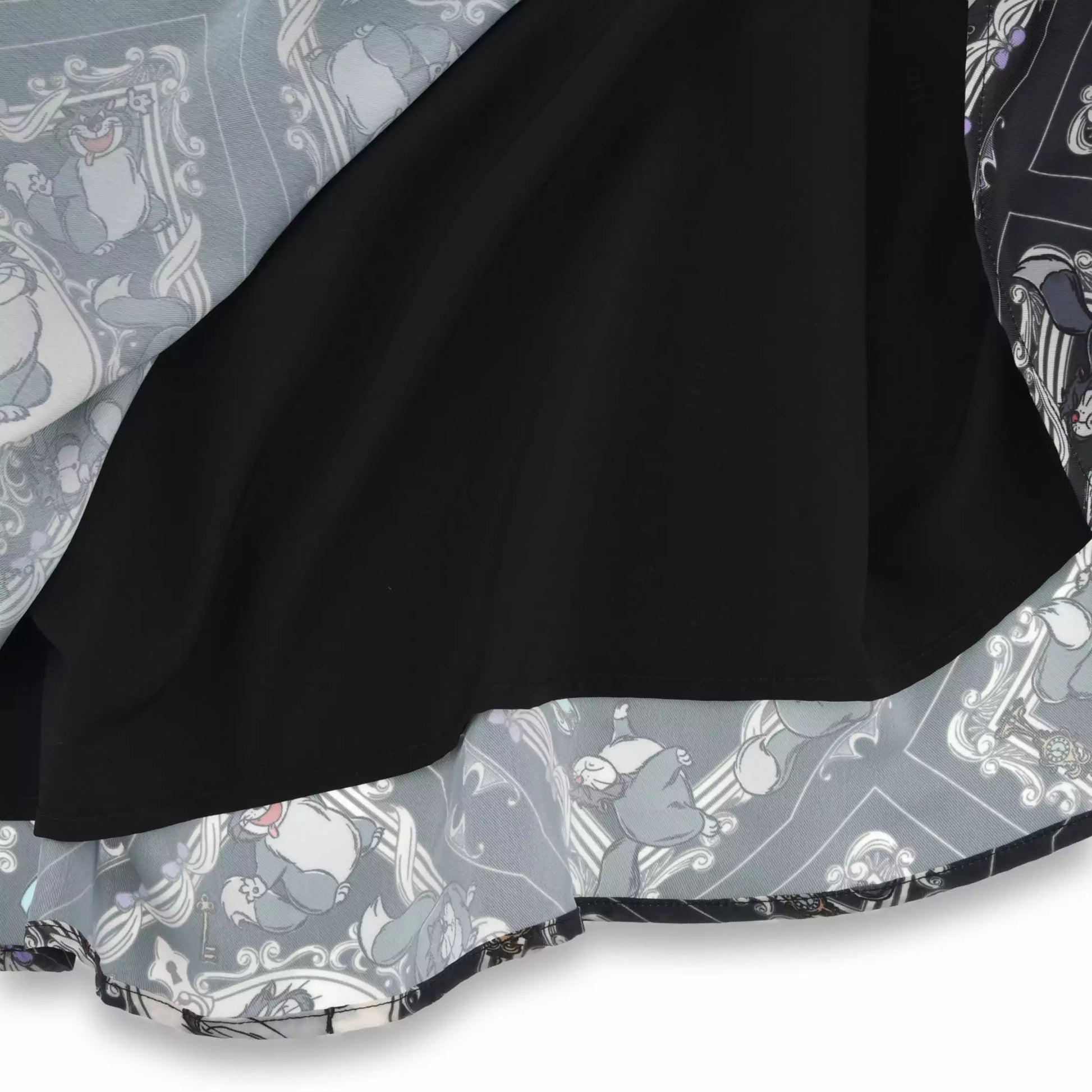 Skirt from the Disney Cat Day 2026 collection. Black polyester skirt featuring Lucifer in a sitting pose. Exclusive Japanese Disney merchandise celebrating February 22nd.