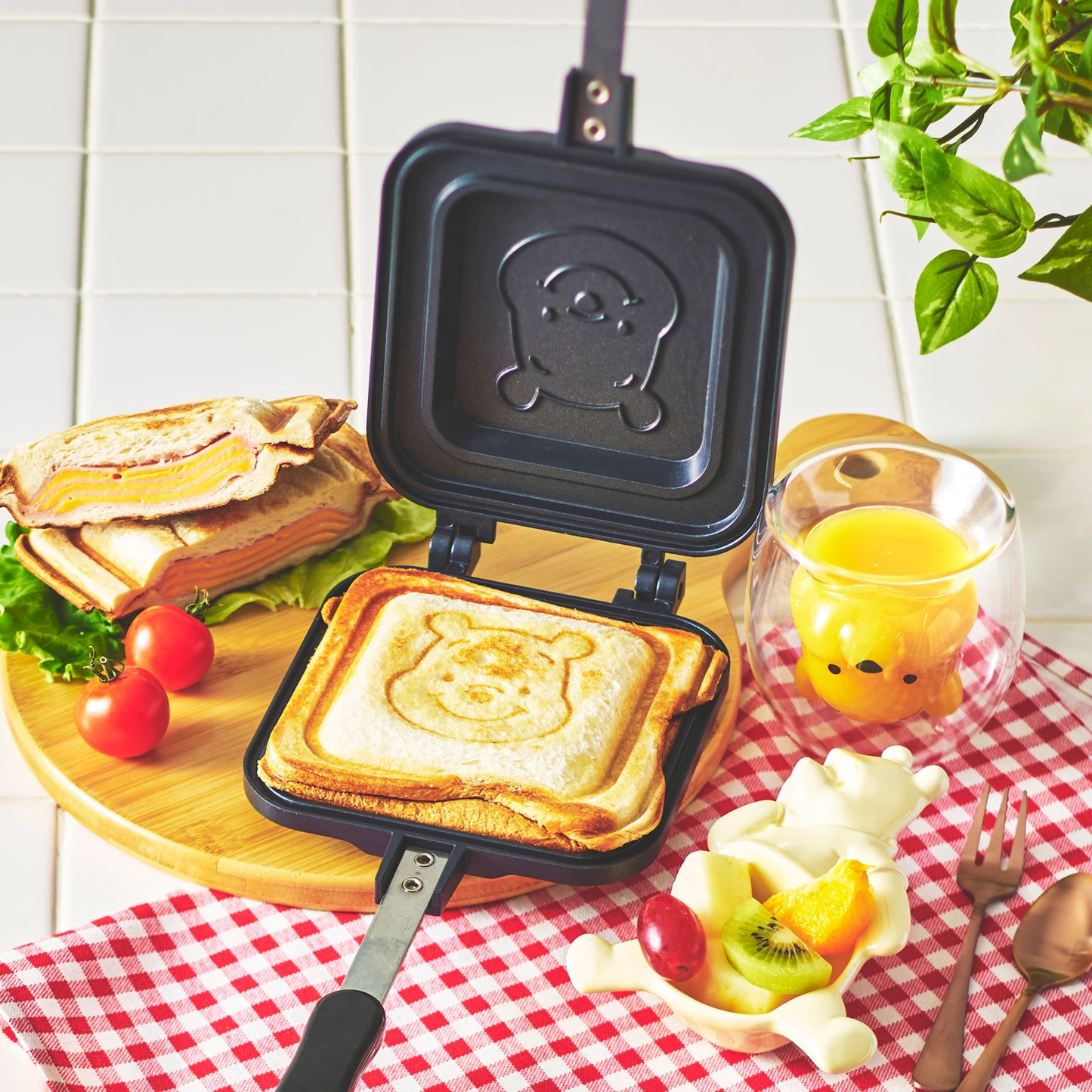 SDJ - Pooh's Breakfast - Sandwich Maker