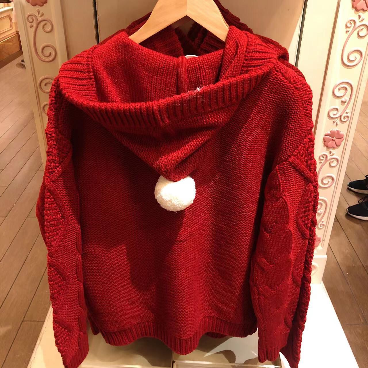 SHDL - Christmas 2022 - Duffy and Friends - Knit Jacket