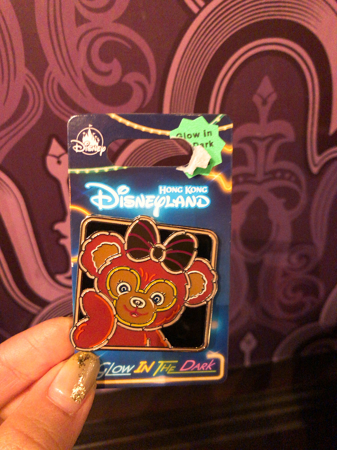 HKDL - Glow in dark pin