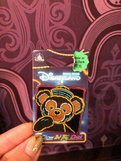 HKDL - Glow in dark pin