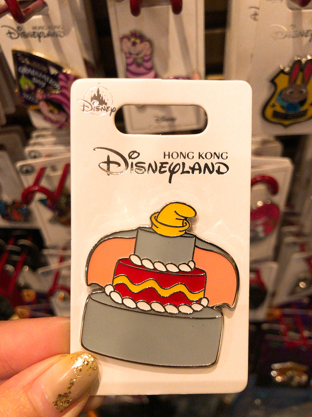 HKDL - Disney character cake pin